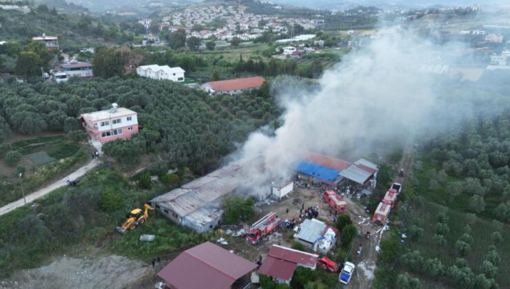 Hatay’da dokuma fabrikasında yangın