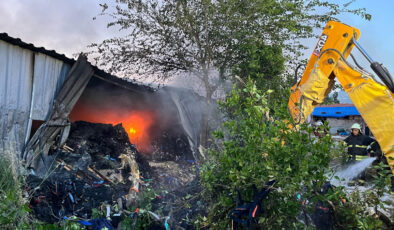 Hatay’da zelzeleden kurtardığı dokumacılık eserleri ve makineleri küle döndü