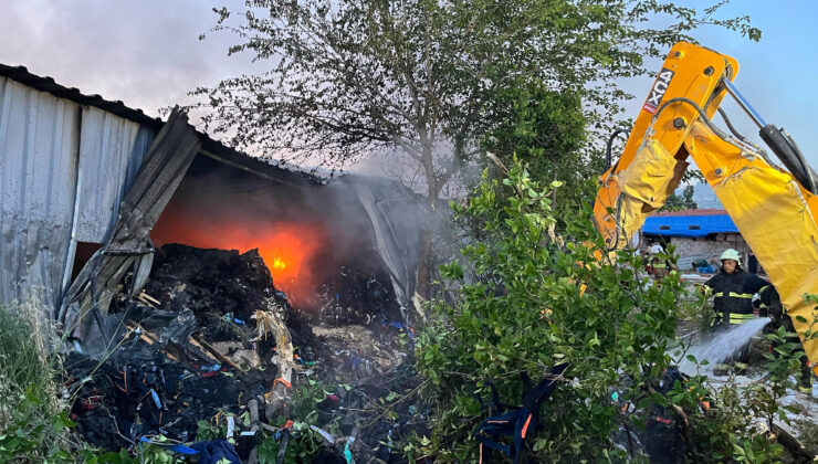 Hatay’da zelzeleden kurtardığı dokumacılık eserleri ve makineleri küle döndü