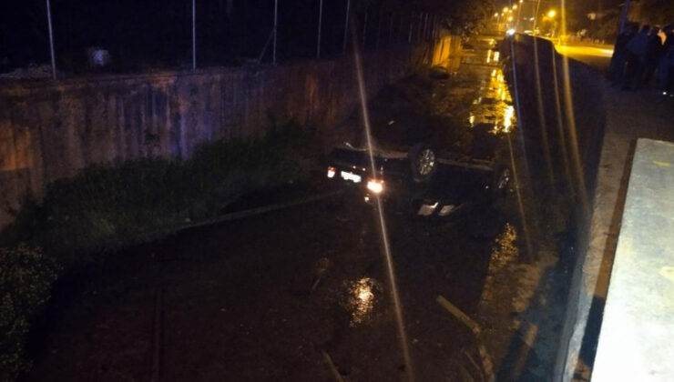 İstanbul Beykoz’da dereye uçan arabanın şoförü kaçtı: 1 yaralı