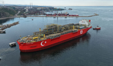 İstanbul Boğazı gemi trafiğine kapatıldı