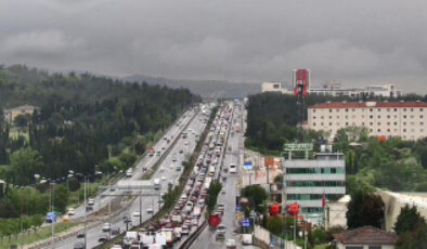 İstanbul’da ambulans kaza yaptı: 3 yaralı