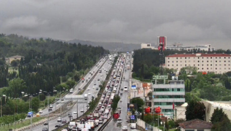İstanbul’da ambulans kaza yaptı: 3 yaralı