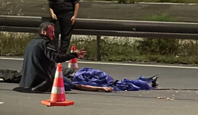 İstanbul’da arabanın çarptığı yaya araçların altında kaldı