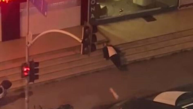 İstanbul’da merdivenlerde uyuya kalan adamı dubayla uyandırmaya çalıştı