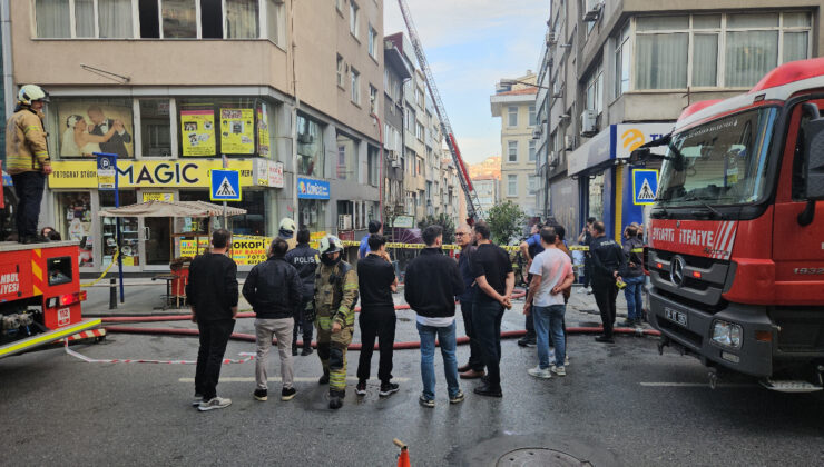 İstanbul’da restoranda başlayan yangın yanındaki iki binaya sıçradı