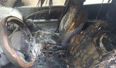 İstanbul’da tehdit etti, arabasını yaktı