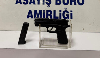 İstanbul’da toplumsal medyadan tanıştığı bayanları gasbetti