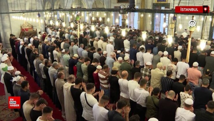 İstanbul’daki mescitlerde Kurban Bayramı namazı kılındı