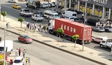 İzmir’de arabaya pompalı tüfekli hücum: 3 meyyit