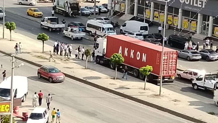 İzmir’de arabaya pompalı tüfekli hücum: 3 meyyit