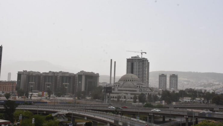 İzmir’de toz taşınımı görüldü