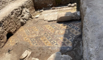 İznik’te kraliçenin sarayı olduğu tez edilen mozaik birinci kere görüntülendi