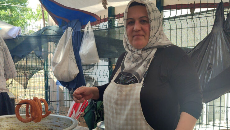 Kahramanmaraş’ta halka tatlısıyla 2 çocuğuna bakıyor