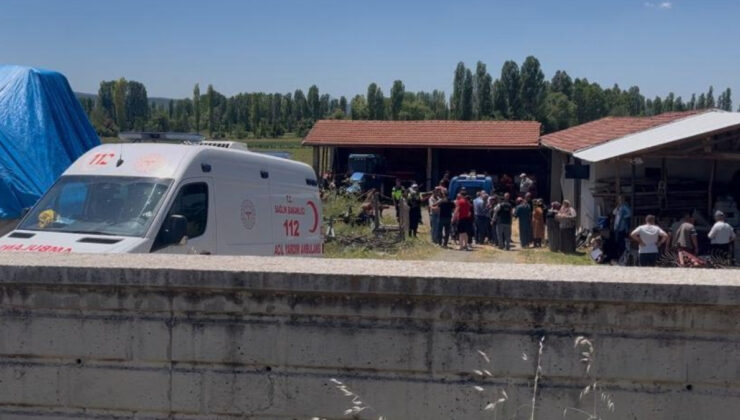 Kütahya’da kıyafetini traktörün şaftına kaptıran genç can verdi