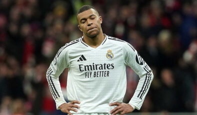 Kylian Mbappe ayrıldı, PSG Devler Ligi’ni kazandı