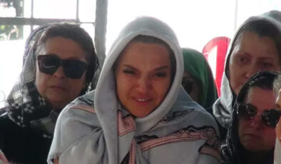 Müzikçi Demet Akalın’ın acı günü! Kuzeni toprağa verildi