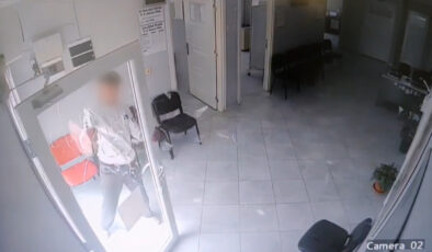 Osmaniye’de aile sıhhati merkezine taarruz anı kamerada