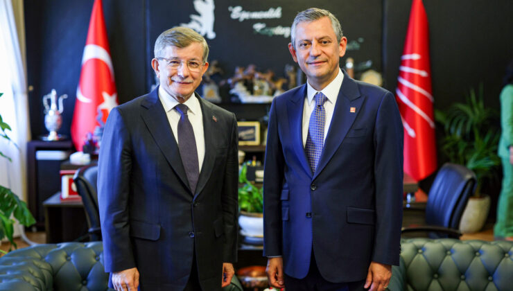 Özgür Özel, Ahmet Davutoğlu ile bir ortaya geldi