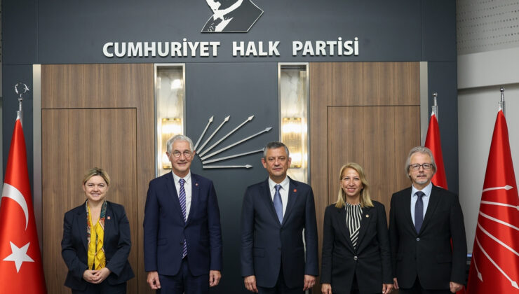 Özgür Özel, Fransız senatörleri kabul etti