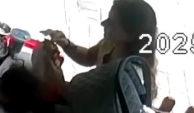 Sakarya’da kopardığı saçını tostunun içine koydu