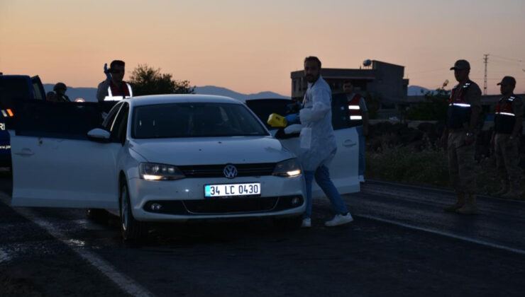 Şanlıurfa’da arabaya uzun namlulu silahla akın: 1 meyyit