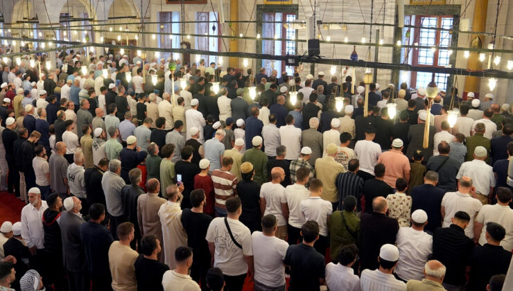 Siyasilerden bayram iletisi