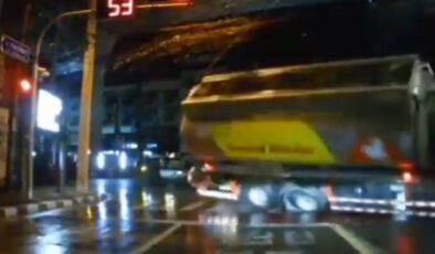 Tayland’da tanker kazası: 600 litre akaryakıt yola döküldü