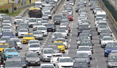 Trafik İzleme Merkezi, bayram trafiğini anbean izliyor