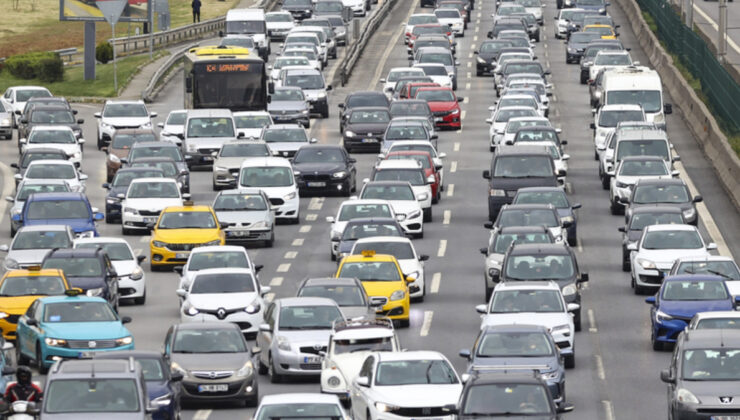 Trafik İzleme Merkezi, bayram trafiğini anbean izliyor