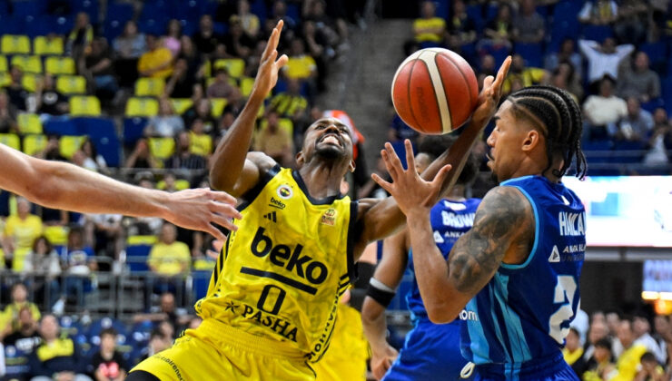 Türk Telekom’u yenen Fenerbahçe yarı finale yükseldi