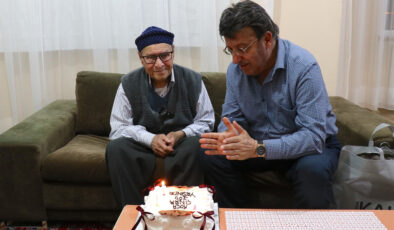 Van’da 100 yaşına giren Nebi Dede, birinci kere doğum gününü kutladı