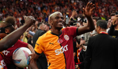 Victor Osimhen, veda paylaşımını anında sildi!