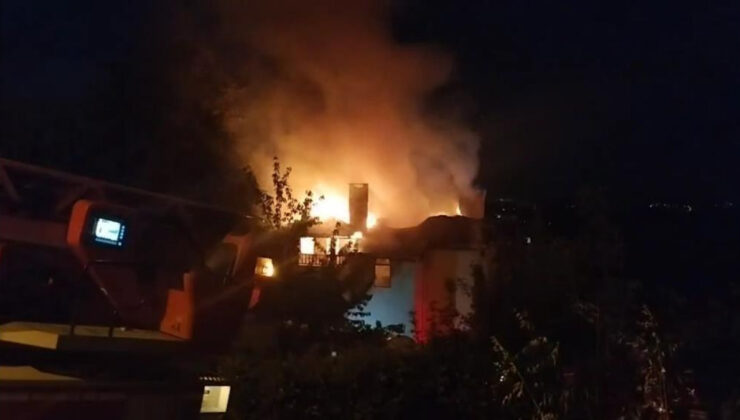 Yalova’da mangal ateşi binayı yaktı