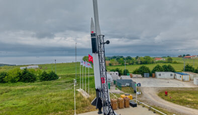 Yerli ve ulusal hibrit roket sistemi 200 kilometre irtifayı geçerek rekor kırdı