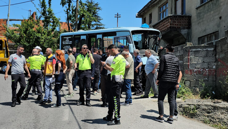 Zonguldak’ta freni patlayan yolcu minibüsü duvara çarptı: 14 yaralı