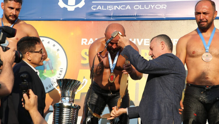 17. Sekapark Altın Kemer Yağlı Güreşleri’nde başpehlivan Orhan Okulu oldu