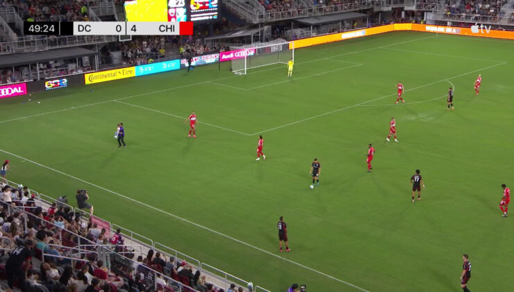 ABD’de maç sırasında alana bebek girdi