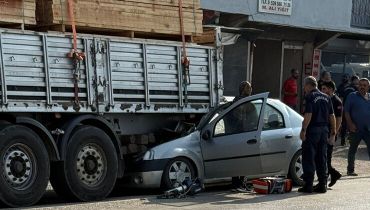 Adana’da araba tıra geriden çarptı: 1 meyyit, 1 yaralı