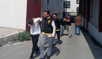 Adana’da husumetlisi sanıp, kapıda bekleyen kardeşini vurdu