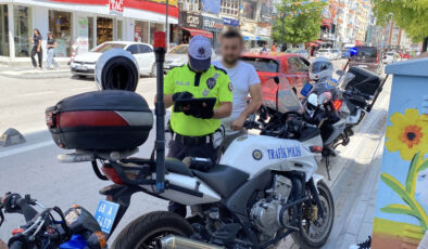 Aksaray’da abart egzozlu motosikletiyle 9 bin 267 TL ceza