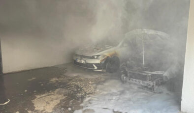 Aksaray’da apartman garajında araba yangını