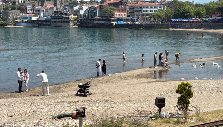 Amasra’da bayramda dolup taştı: 4 günde 19 bin 143 araç giriş yaptı