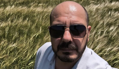 Amasya’da tarlada selfie yaparken üzerinde kene olduğu fark etti