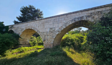 Antalya’da tarihi  Soğucaksu Köprüsü’nü mangalcılar tahrip etti