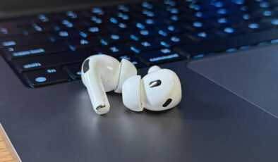 Apple, AirPods’a kamera denetimi ve stüdyo ses kaydı ekliyor