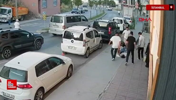 Arnavutköy’de minibüsle gelen küme, sokak ortasında 2 bireye saldırdı