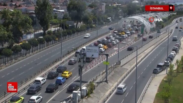 Avrasya Tüneli’nde bir araçta korkutan yangın: Tünel trafiğe kapatıldı