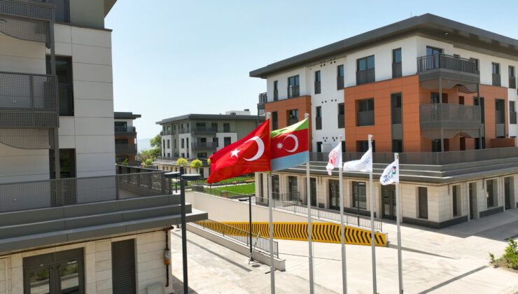 Azerbaycan Mahallesi’nde memnun son: 250 bininci zelzele konutu teslim ediliyor