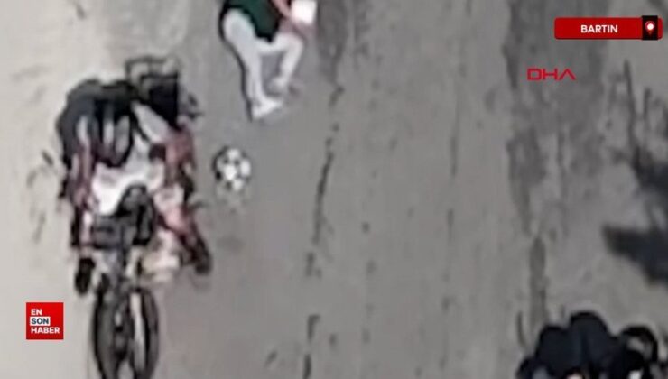 Bartın’da düğün konvoyunu durdurmak isteyen çocuğa motosiklet çarptı